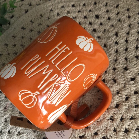 Rae Dunn HELLO PUMPKIN Coffee Mug - Picture 6 of 6